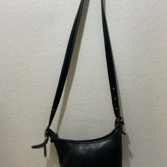 Vintage Vintage Coach Janice's Legacy Hobo Bag in Black Leather (Style 9950) - Picture 2 of 8
